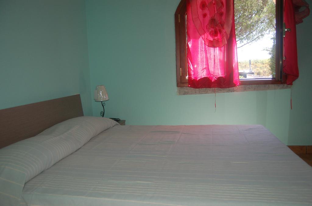 Relax Al Mare Apartment Olbia Room photo